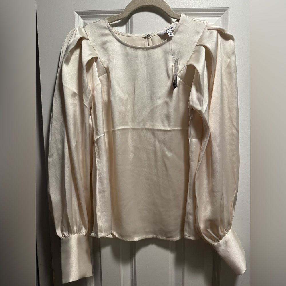 Express XS cream blouse NWT